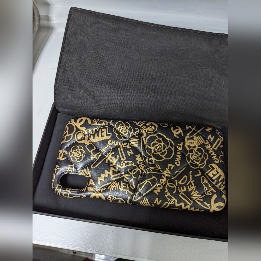 CHANEL iPhone XS Case "LIVE SHOW TODAY"